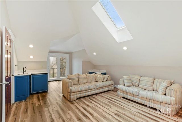 5280 N Lakemont Ln, Garden City, ID 83714