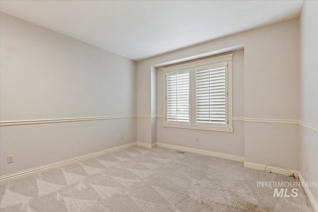 5280 N Lakemont Ln, Garden City, ID 83714