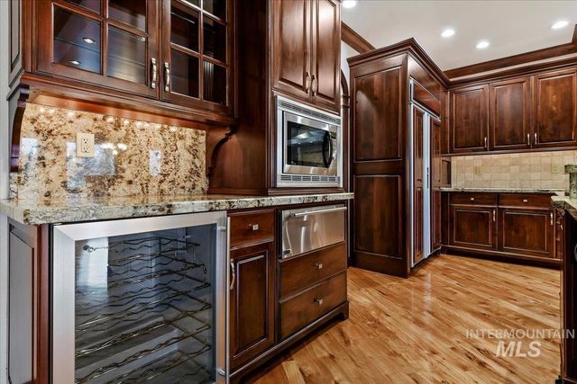 5280 N Lakemont Ln, Garden City, ID 83714