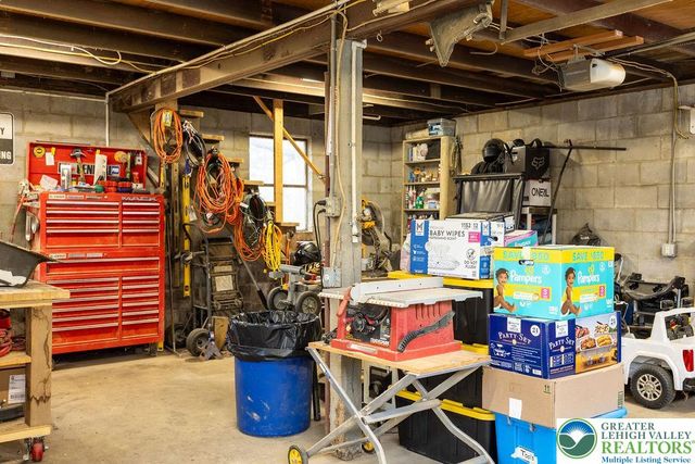 5966 Sullivan Trail, Plainfield Twp, PA 18064