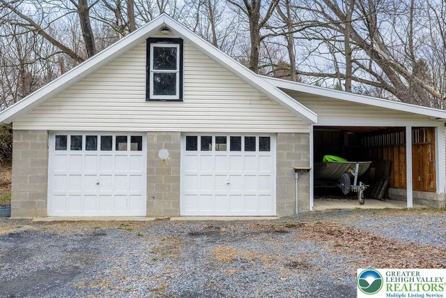 5966 Sullivan Trail, Plainfield Twp, PA 18064