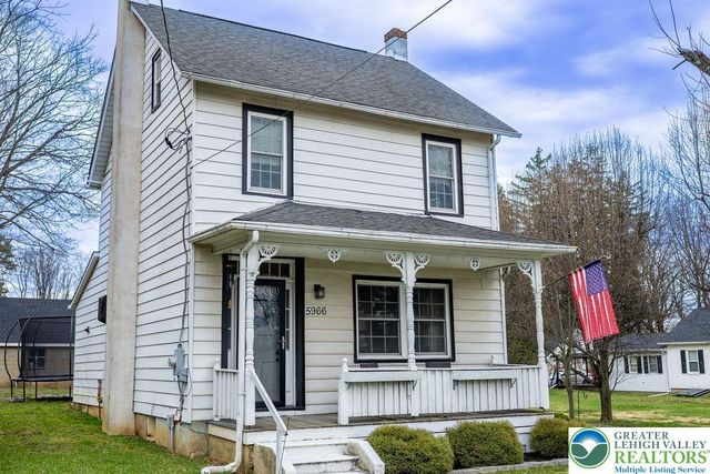 5966 Sullivan Trail, Plainfield Twp, PA 18064