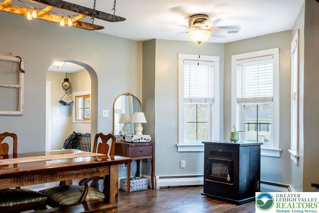 5966 Sullivan Trail, Plainfield Twp, PA 18064