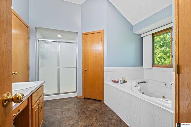 21935 Granada Street, Gretna, NE 68136