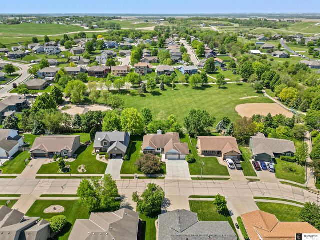21935 Granada Street, Gretna, NE 68136