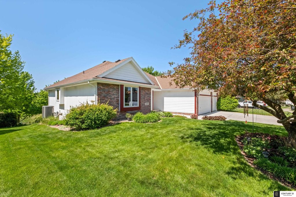 21935 Granada Street, Gretna, NE 68136