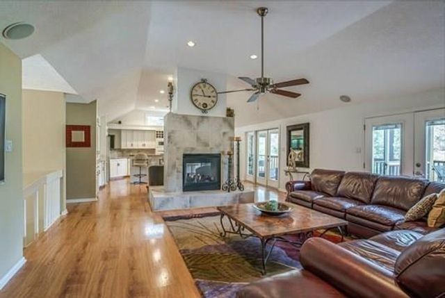 8 Buttonbush Court, The Woodlands, TX 77380