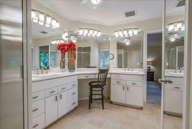 8 Buttonbush Court, The Woodlands, TX 77380