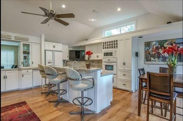 8 Buttonbush Court, The Woodlands, TX 77380
