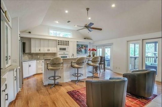 8 Buttonbush Court, The Woodlands, TX 77380