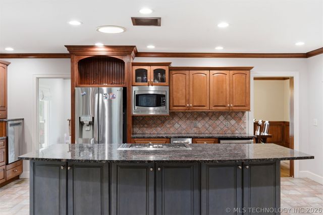 3855 S Utica Avenue, Tulsa, OK 74105