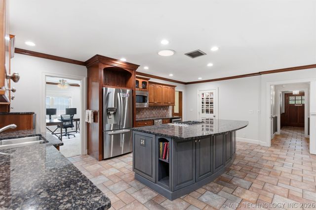 3855 S Utica Avenue, Tulsa, OK 74105