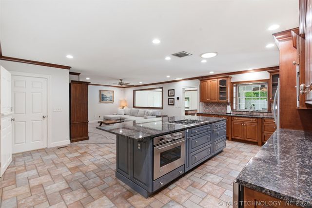 3855 S Utica Avenue, Tulsa, OK 74105
