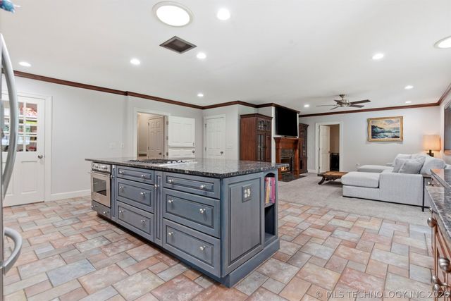 3855 S Utica Avenue, Tulsa, OK 74105