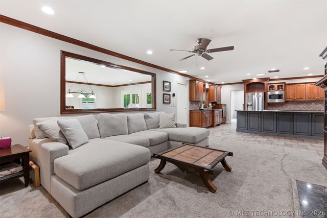 3855 S Utica Avenue, Tulsa, OK 74105