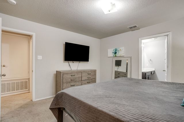 3033 Whitetail Chase Drive, Fort Worth, TX 76108