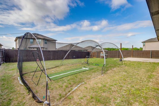 3033 Whitetail Chase Drive, Fort Worth, TX 76108