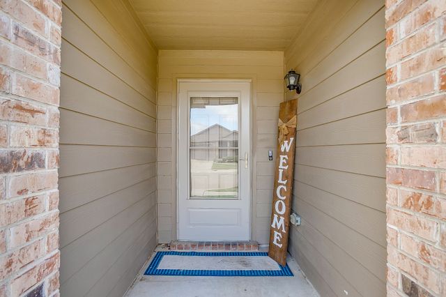 3033 Whitetail Chase Drive, Fort Worth, TX 76108