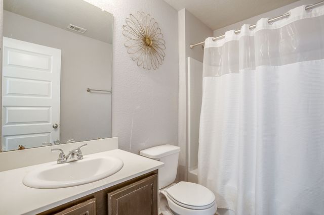 3033 Whitetail Chase Drive, Fort Worth, TX 76108