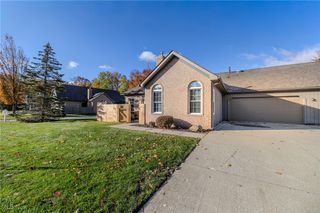 8050 Harbor Creek Drive 2401, Mentor On The Lake, OH 44060