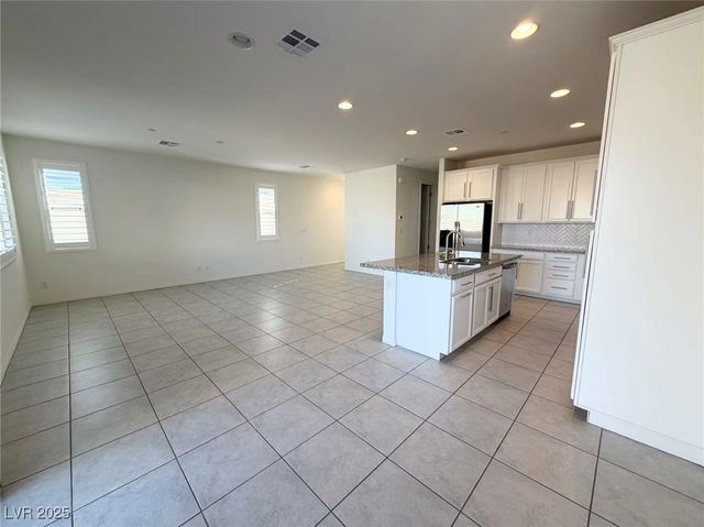 282 Andamento Place, Henderson, NV 89015