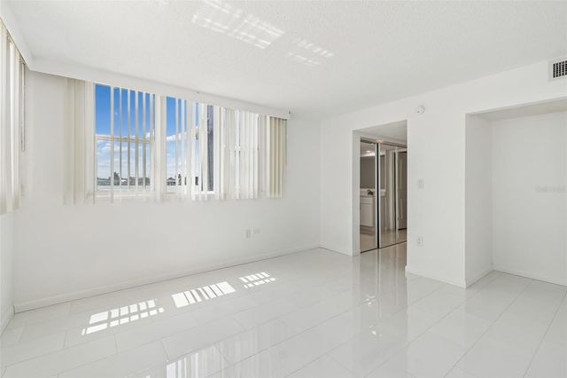 450 TREASURE ISLAND CAUSEWAY 106, Treasure Island, FL 33706