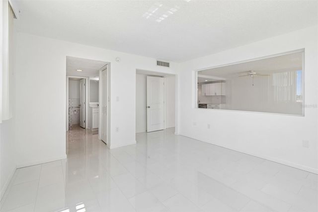 450 TREASURE ISLAND CAUSEWAY 106, Treasure Island, FL 33706