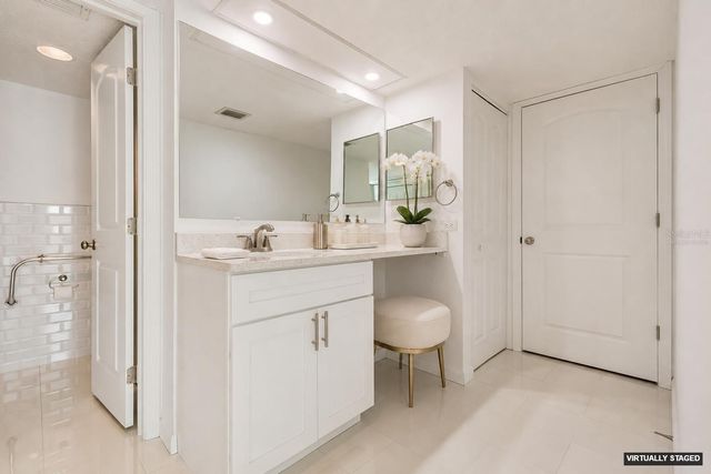 450 TREASURE ISLAND CAUSEWAY 106, Treasure Island, FL 33706