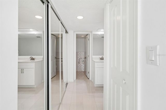 450 TREASURE ISLAND CAUSEWAY 106, Treasure Island, FL 33706