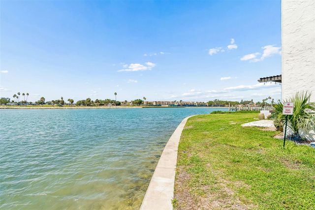450 TREASURE ISLAND CAUSEWAY 106, Treasure Island, FL 33706