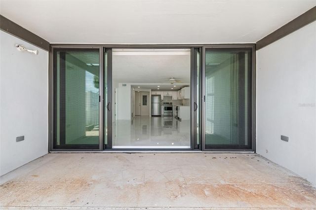 450 TREASURE ISLAND CAUSEWAY 106, Treasure Island, FL 33706