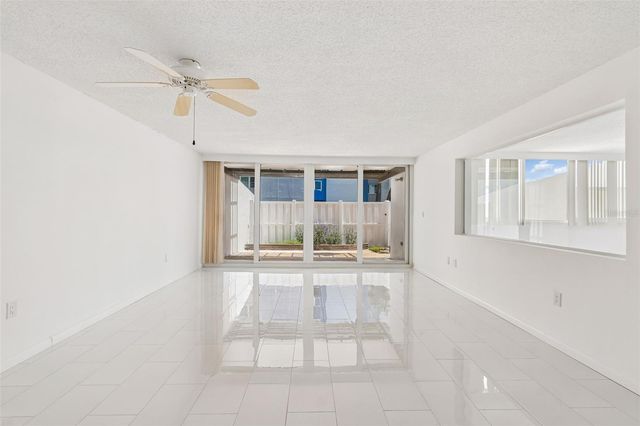450 TREASURE ISLAND CAUSEWAY 106, Treasure Island, FL 33706