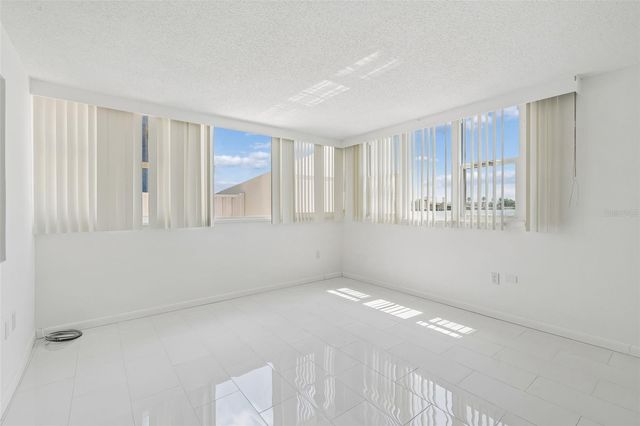 450 TREASURE ISLAND CAUSEWAY 106, Treasure Island, FL 33706