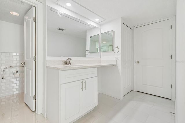 450 TREASURE ISLAND CAUSEWAY 106, Treasure Island, FL 33706