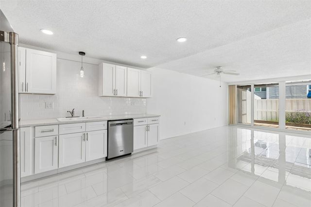 450 TREASURE ISLAND CAUSEWAY 106, Treasure Island, FL 33706