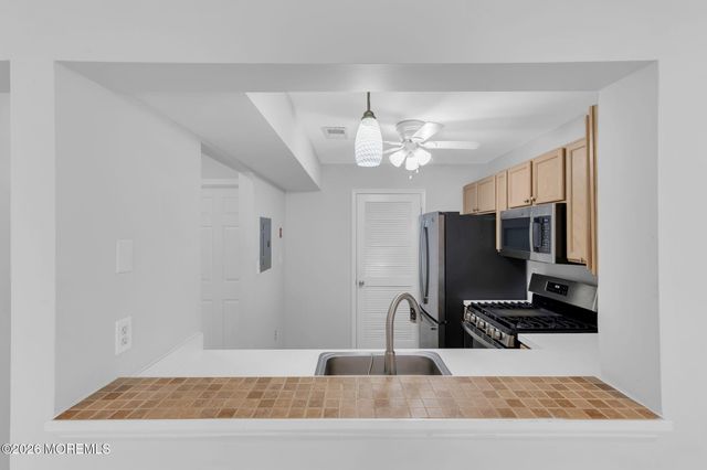 45 Dover Court, Tinton Falls, NJ 07712