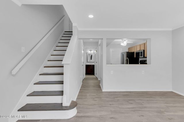 45 Dover Court, Tinton Falls, NJ 07712