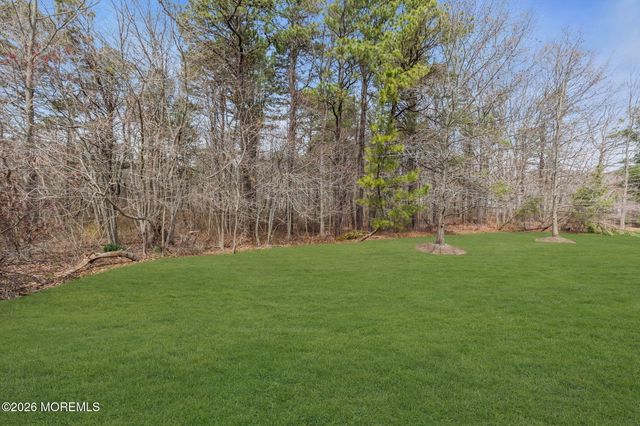 45 Dover Court, Tinton Falls, NJ 07712