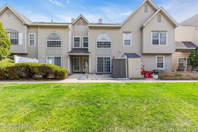 45 Dover Court, Tinton Falls, NJ 07712