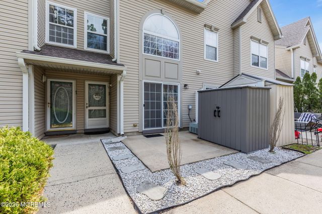 45 Dover Court, Tinton Falls, NJ 07712