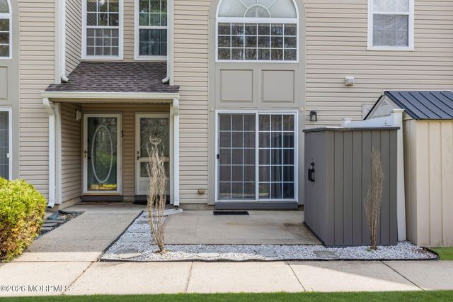 45 Dover Court, Tinton Falls, NJ 07712