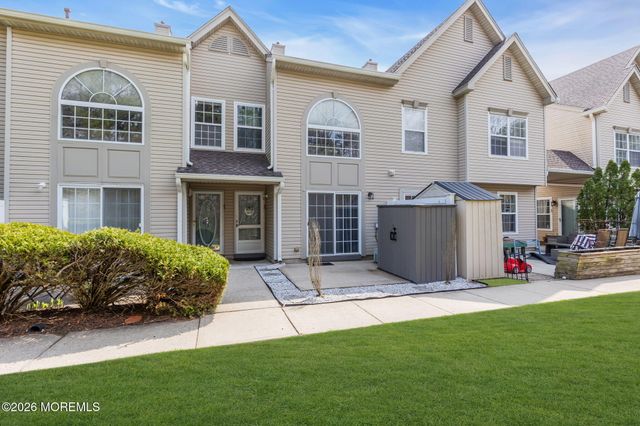 45 Dover Court, Tinton Falls, NJ 07712
