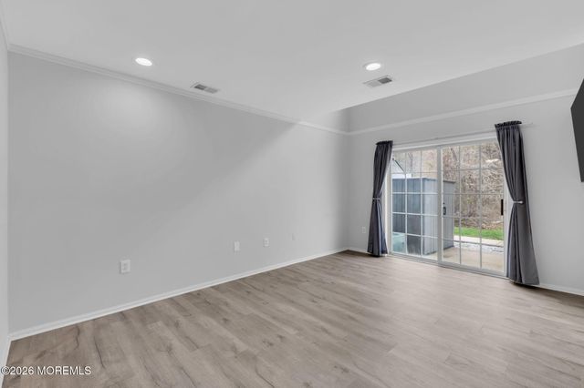 45 Dover Court, Tinton Falls, NJ 07712