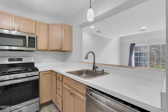45 Dover Court, Tinton Falls, NJ 07712