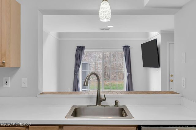 45 Dover Court, Tinton Falls, NJ 07712