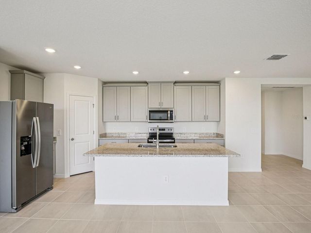 823 SUNSHOWER DRIVE, Lady Lake, FL 32159