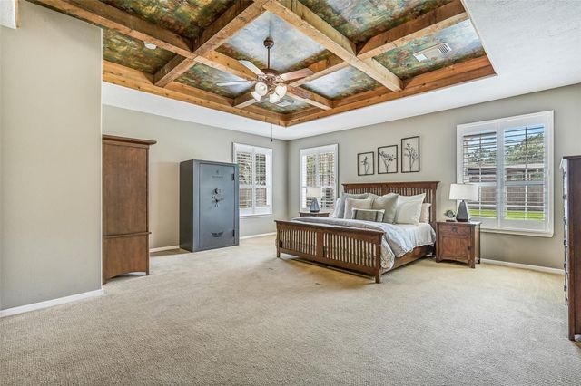 212 Falcon Lake Circle, Friendswood, TX 77546