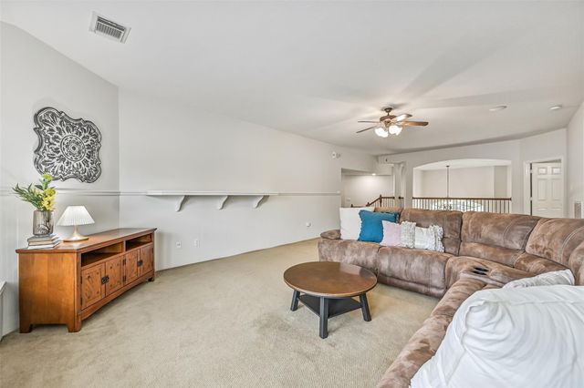 212 Falcon Lake Circle, Friendswood, TX 77546
