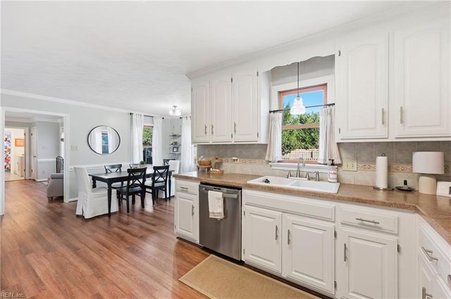 905 Berkely CT, Chesapeake, VA 23322