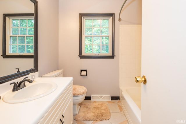 390 S Lori Lane, Bloomington, IN 47401